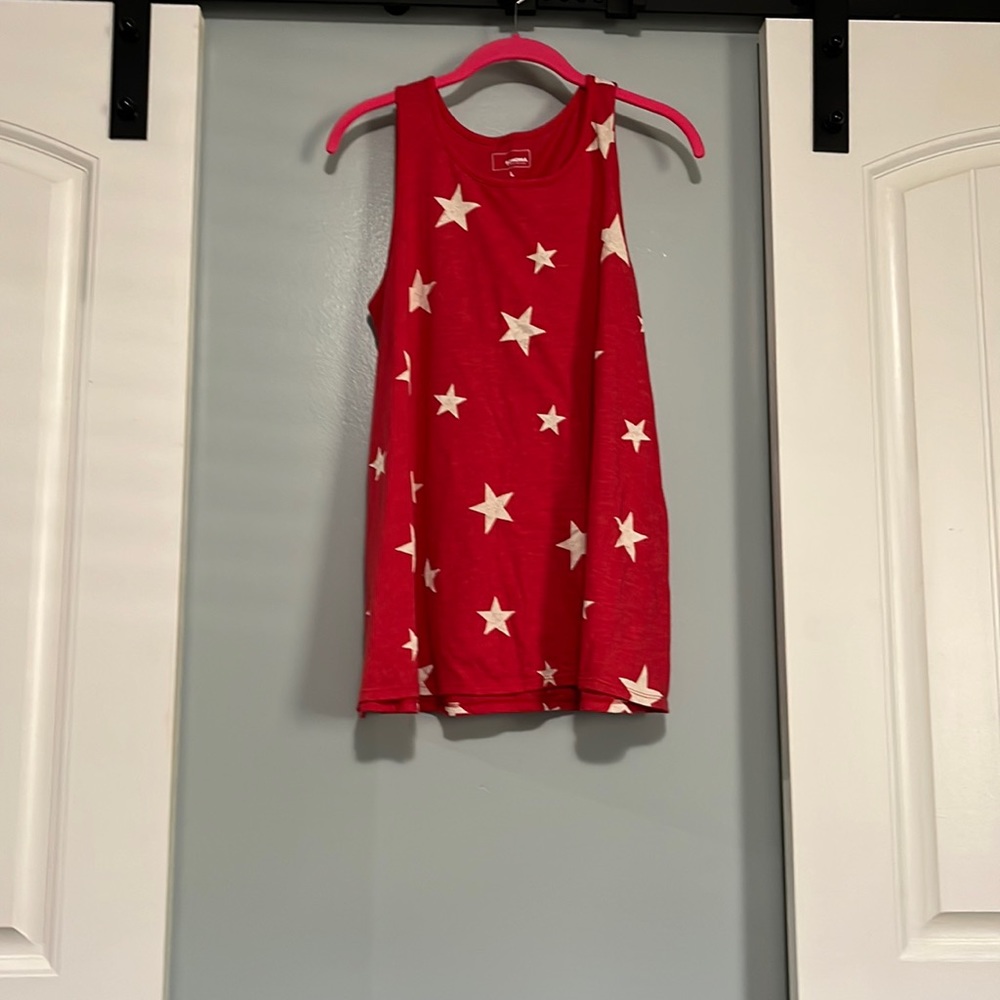 Red tank with stars